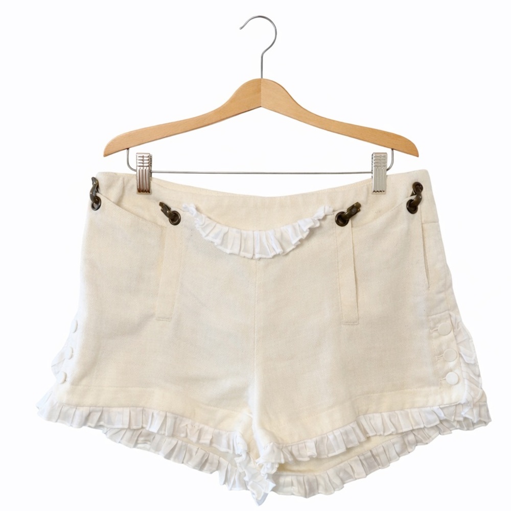 L.A.M.B. low Rise Y2K Cream Ruffle Shorts. Size 8. Festival. Boho. Cottage Core